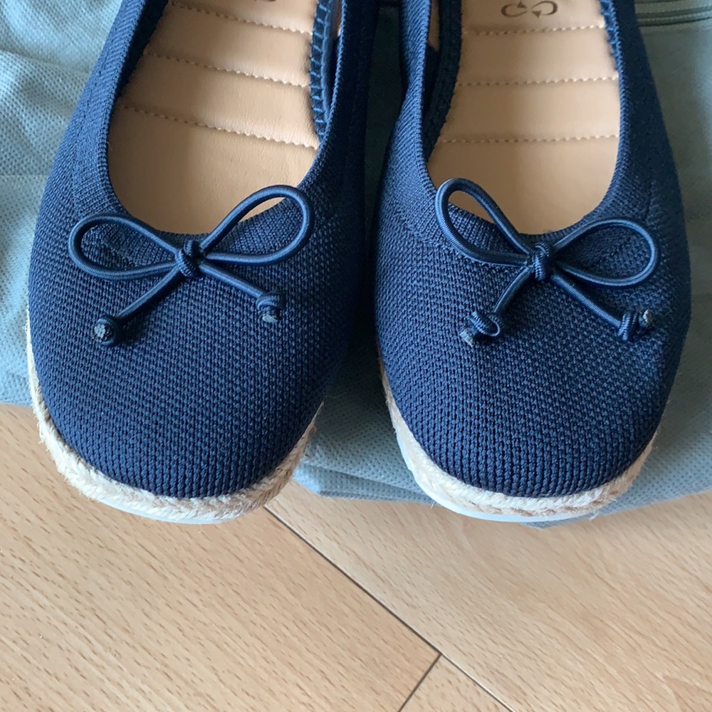 Shoes - Picture 4 of 4